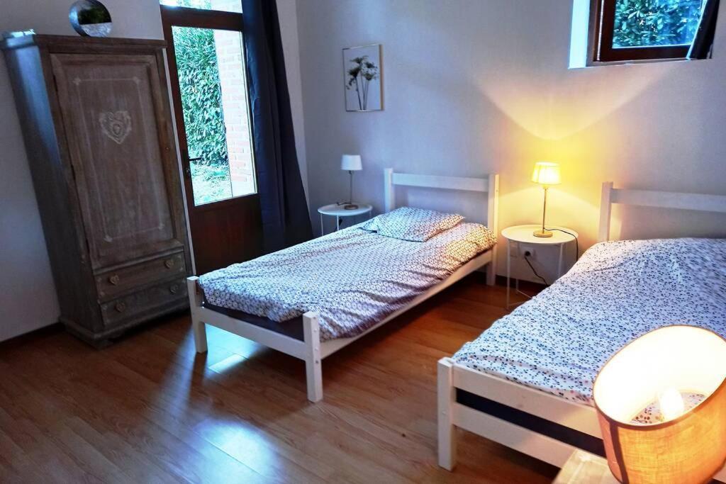 Suite Dans Le Jardin Du Chateau Agonges Exterior photo