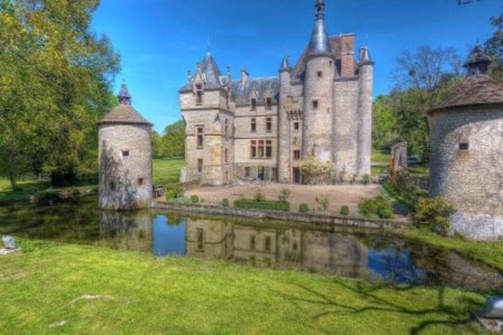 Suite Dans Le Jardin Du Chateau Agonges Exterior photo